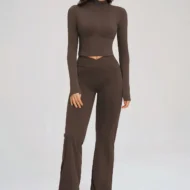 Zip-Front Long Sleeve Top and Leggings Set in Stretch Nylon - Image 5