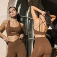 Soft-Touch Shockproof Bra and High-Waist Capri Yoga Set - Image 4